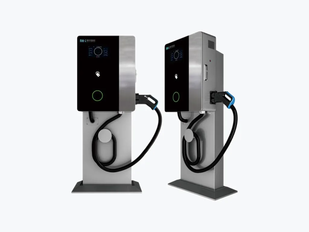Hai trụ sạc xe điện đứng d&ugrave;ng cho b&atilde;i đỗ xe của to&agrave; nh&agrave;